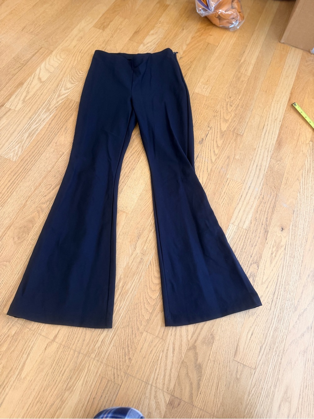 Ladies Size 2 "Banana Republic" Black Flare Leg Pants Stretch GUC